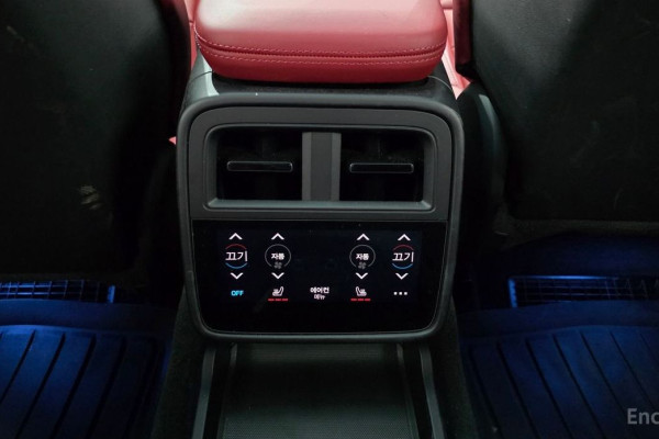 2023 Porsche Taycan с пробегом 26 221 км