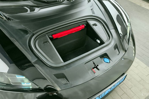 2024 Porsche Taycan с пробегом 27 189 км