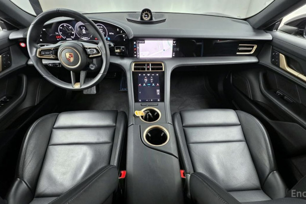 2024 Porsche Taycan с пробегом 27 189 км