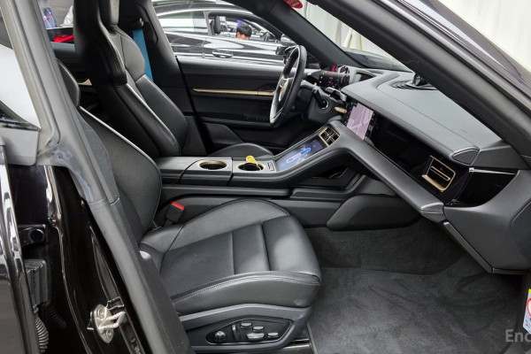 2024 Porsche Taycan с пробегом 27 189 км