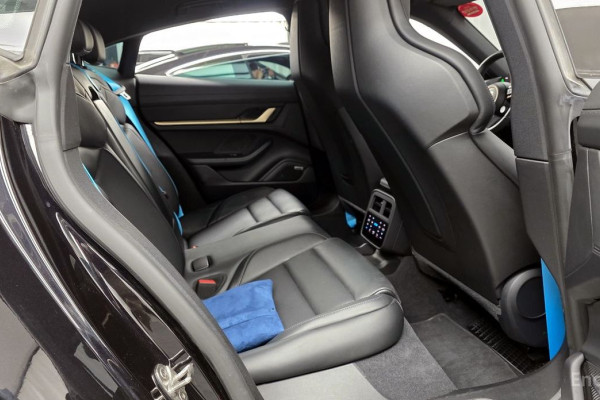 2024 Porsche Taycan с пробегом 27 189 км