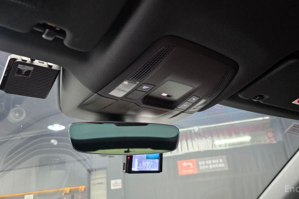 2023 Porsche Taycan с пробегом 26 221 км