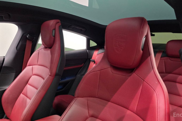 2023 Porsche Taycan с пробегом 26 221 км