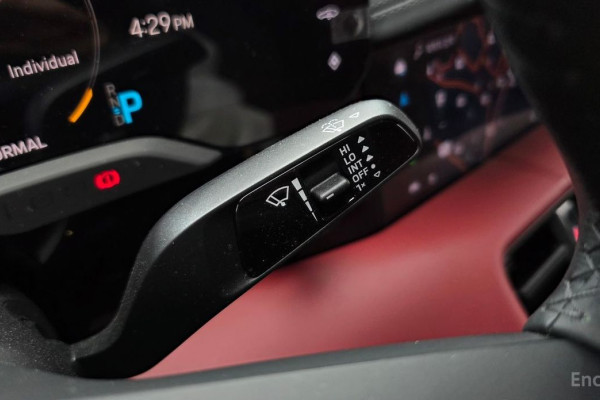 2023 Porsche Taycan с пробегом 26 221 км