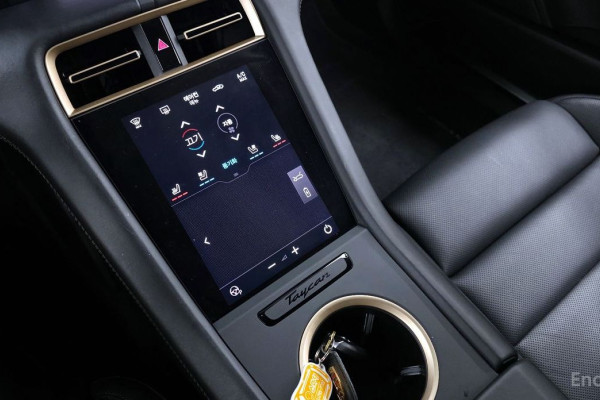 2024 Porsche Taycan с пробегом 27 189 км