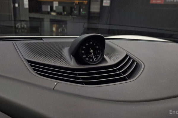 2023 Porsche Taycan с пробегом 26 221 км