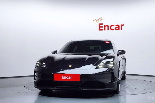 2025 Porsche Taycan с пробегом 12 659 км