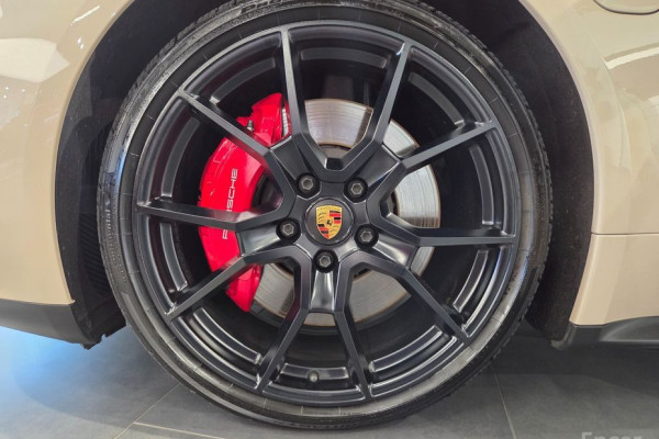 2023 Porsche Taycan с пробегом 36 937 км