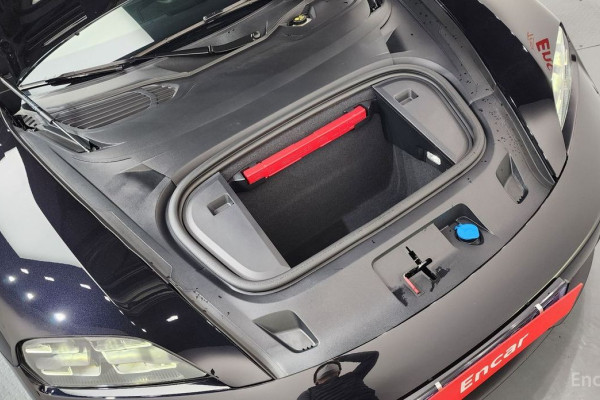 2025 Porsche Taycan с пробегом 12 659 км