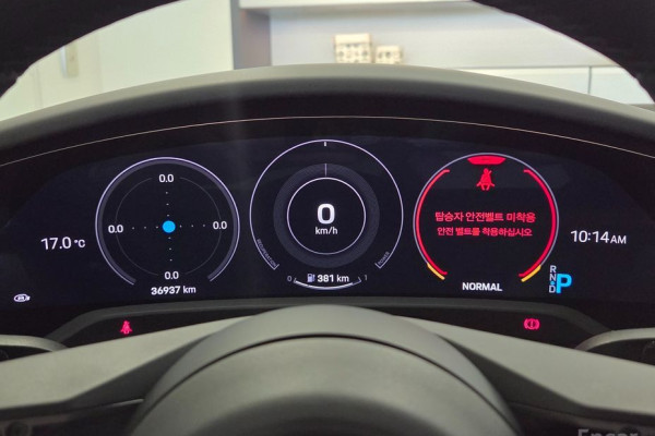 2023 Porsche Taycan с пробегом 36 937 км