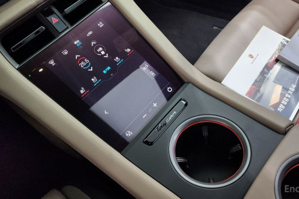 2025 Porsche Taycan с пробегом 12 659 км