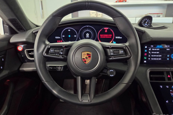 2023 Porsche Taycan с пробегом 36 937 км