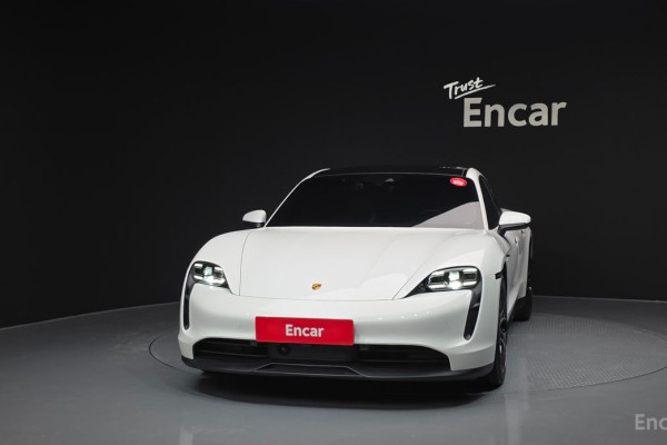 2023 Porsche Taycan с пробегом 17 225 км