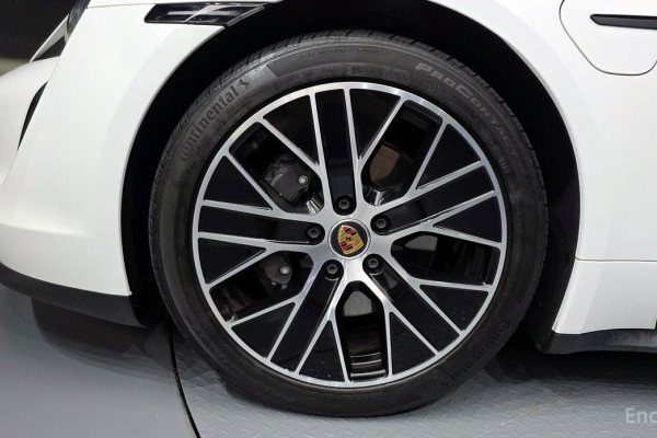 2023 Porsche Taycan с пробегом 17 225 км