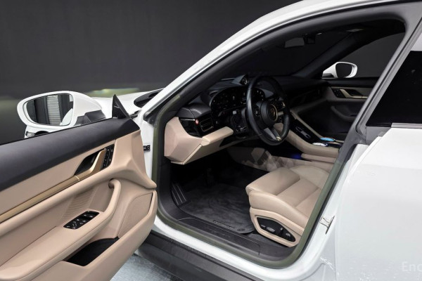 2023 Porsche Taycan с пробегом 17 225 км