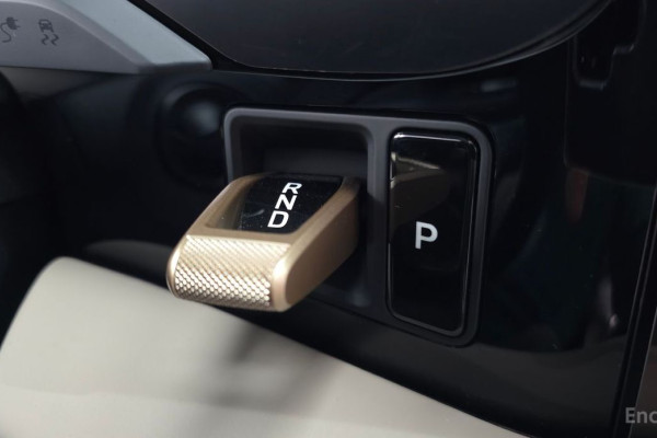 2025 Porsche Taycan с пробегом 4 930 км