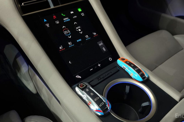 2023 Porsche Taycan с пробегом 17 225 км