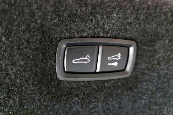 2023 Porsche Taycan с пробегом 17 225 км