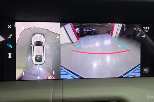 2025 Porsche Taycan с пробегом 4 930 км