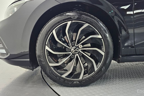 2024 Volkswagen Golf с пробегом 18 384 км