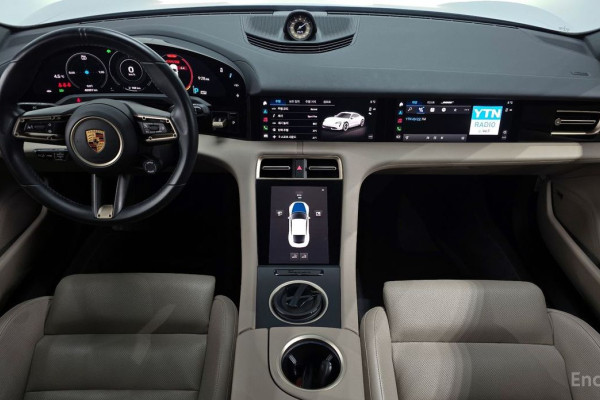 2022 Porsche Taycan с пробегом 45 351 км