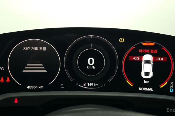 2022 Porsche Taycan с пробегом 45 351 км