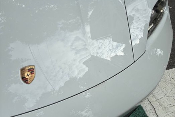 2025 Porsche Taycan с пробегом 4 930 км