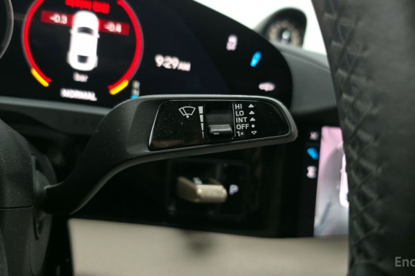 2022 Porsche Taycan с пробегом 45 351 км