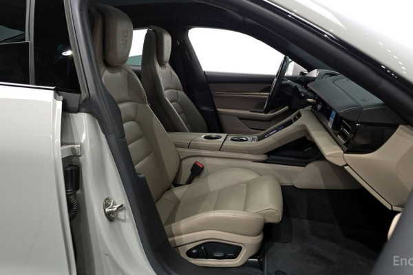 2022 Porsche Taycan с пробегом 45 351 км