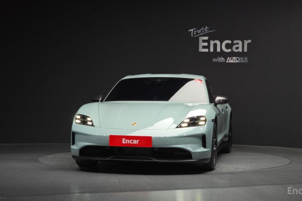 2024 Porsche Taycan с пробегом 13 452 км