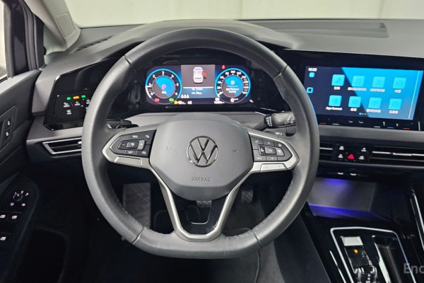 2024 Volkswagen Golf с пробегом 18 384 км