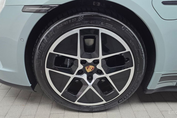 2024 Porsche Taycan с пробегом 13 452 км