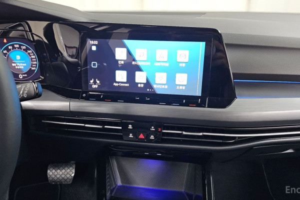 2024 Volkswagen Golf с пробегом 18 384 км