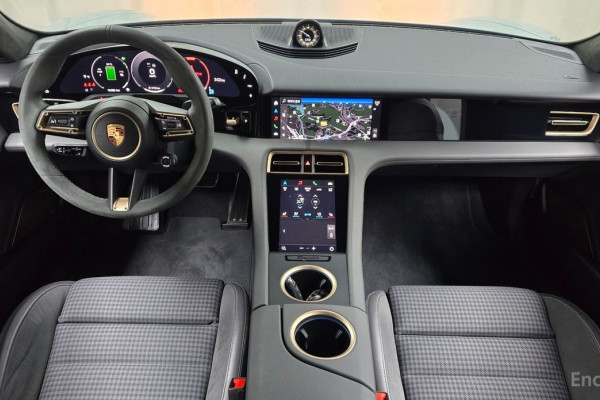 2024 Porsche Taycan с пробегом 13 452 км