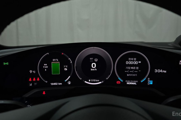 2024 Porsche Taycan с пробегом 13 452 км