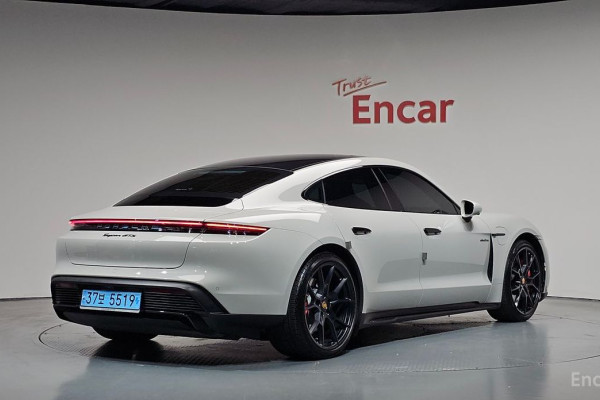 2023 Porsche Taycan с пробегом 35 994 км