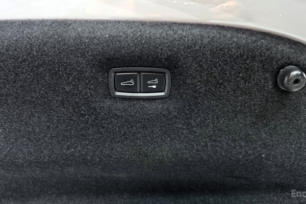 2022 Porsche Taycan с пробегом 45 351 км