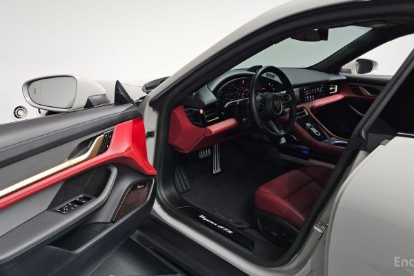 2023 Porsche Taycan с пробегом 35 994 км