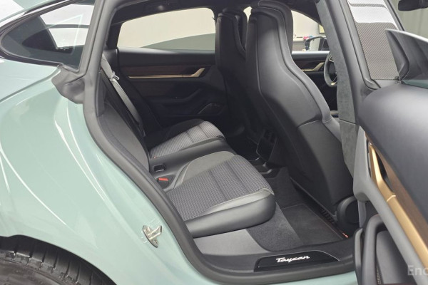 2024 Porsche Taycan с пробегом 13 452 км