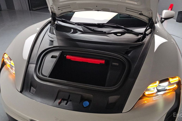 2023 Porsche Taycan с пробегом 35 994 км