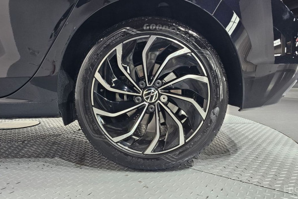 2024 Volkswagen Golf с пробегом 18 384 км