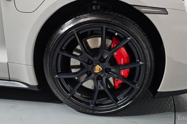 2023 Porsche Taycan с пробегом 35 994 км