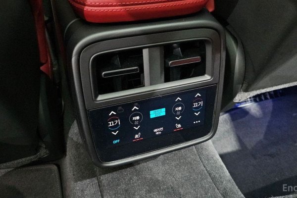 2023 Porsche Taycan с пробегом 35 994 км