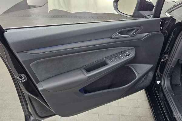 2024 Volkswagen Golf с пробегом 18 384 км