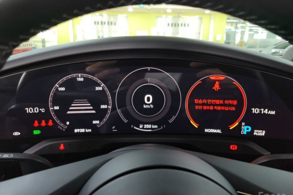 2022 Porsche Taycan с пробегом 8 900 км