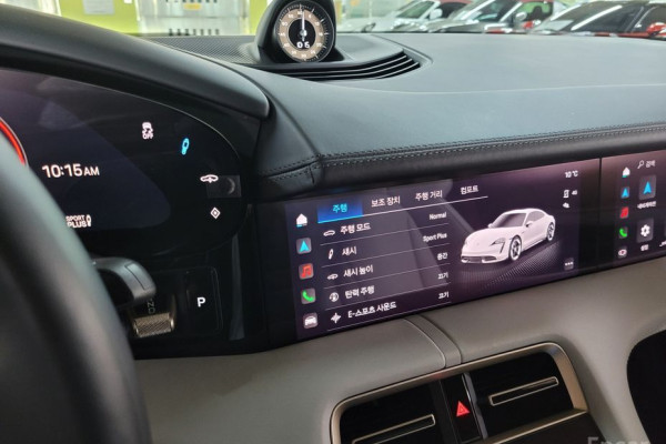 2022 Porsche Taycan с пробегом 8 900 км