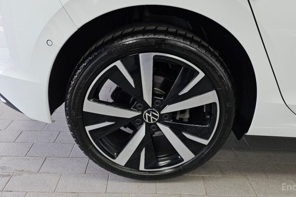 2025 Volkswagen Golf с пробегом 25 697 км