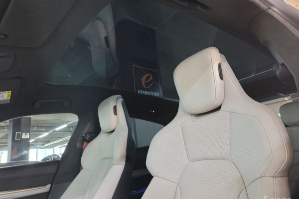 2022 Porsche Taycan с пробегом 8 900 км