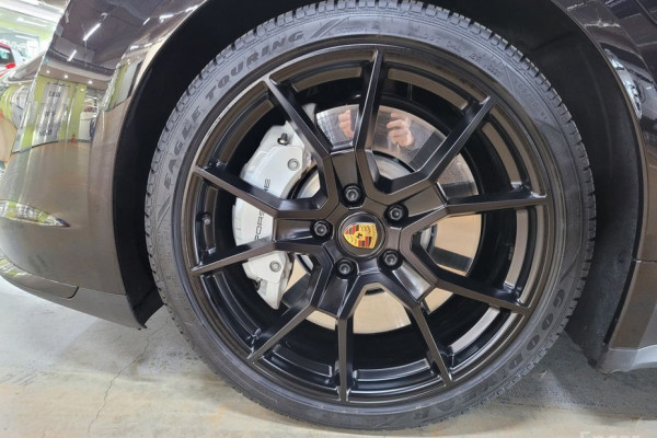 2022 Porsche Taycan с пробегом 8 900 км