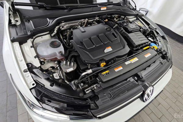 2025 Volkswagen Golf с пробегом 25 697 км